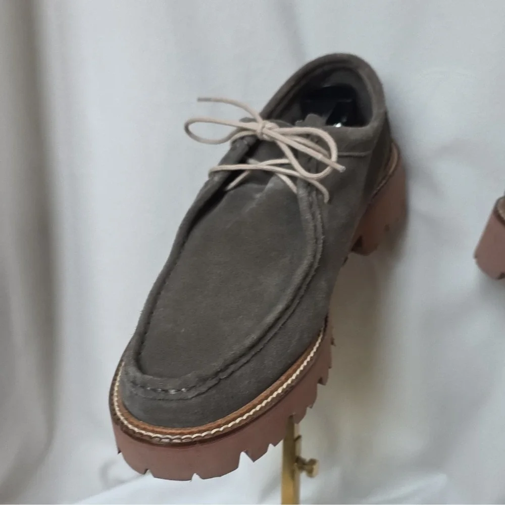 G.H. Bass Wallace Suede Lug Sole Moc Shoes, Size 9.5. Classic hand-sewn styling.